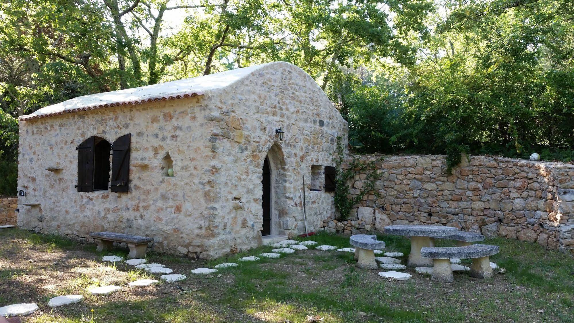 Le Donjon Des Combes Et Son Spa Fayence Exterior photo