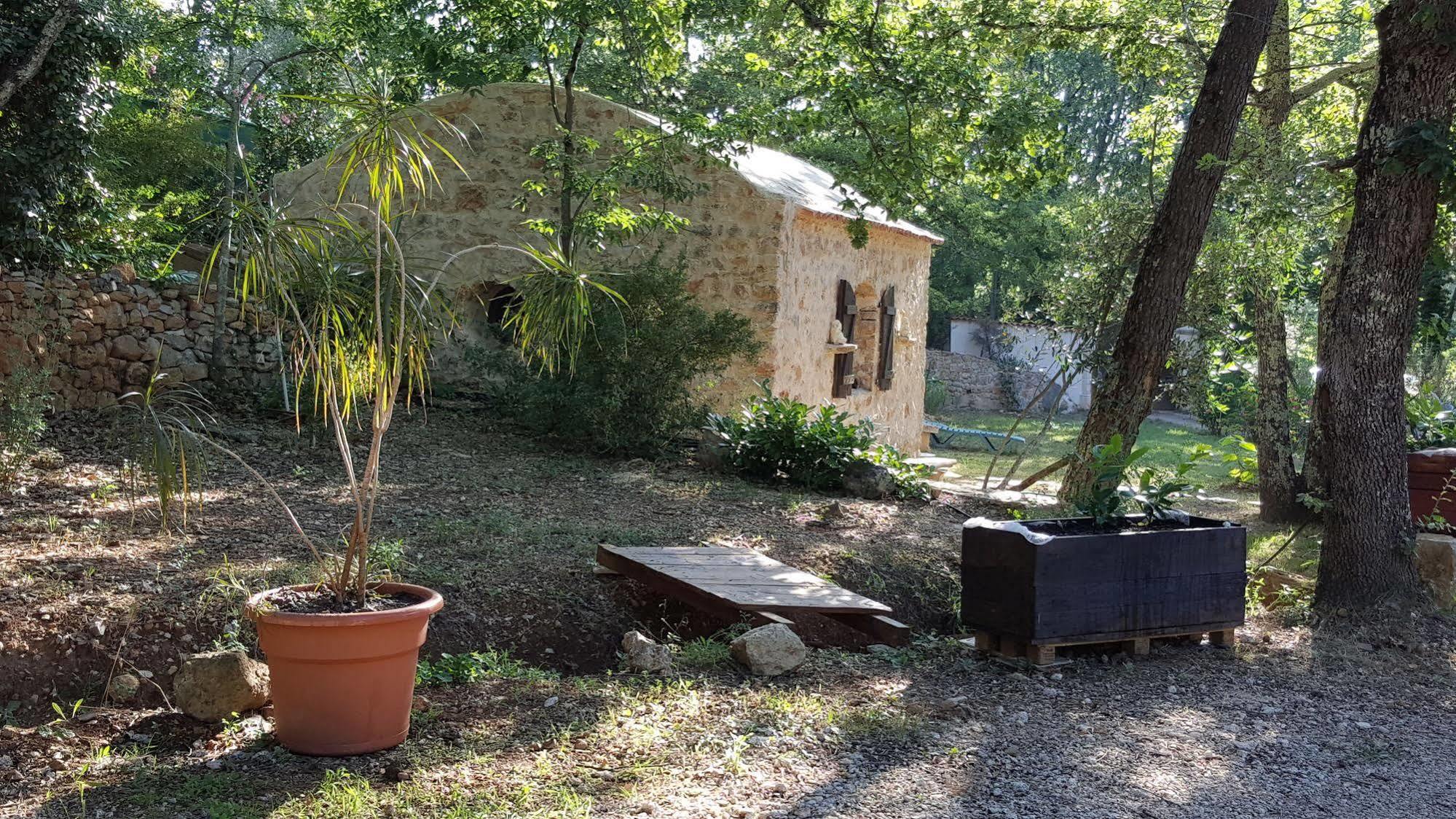 Le Donjon Des Combes Et Son Spa Fayence Exterior photo